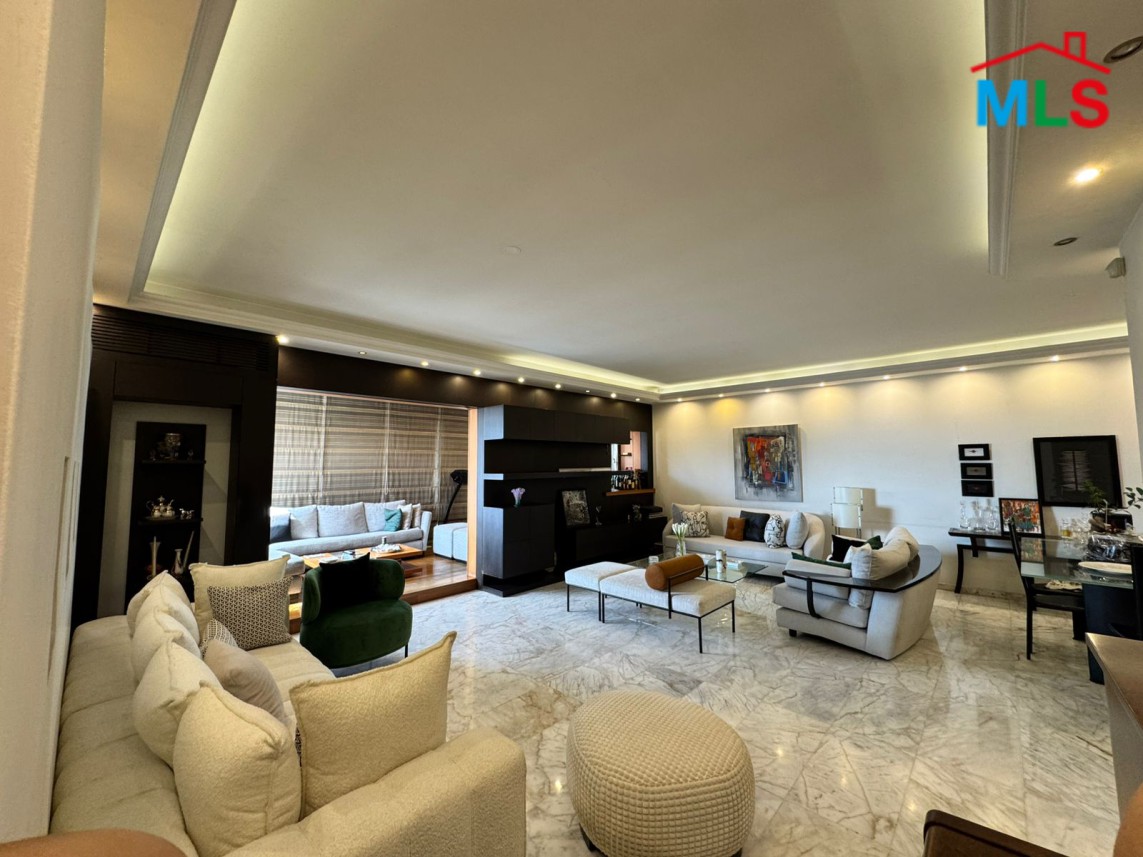 Spacious Apartment with Sea View For Sale in Caracas, Ras Beirut