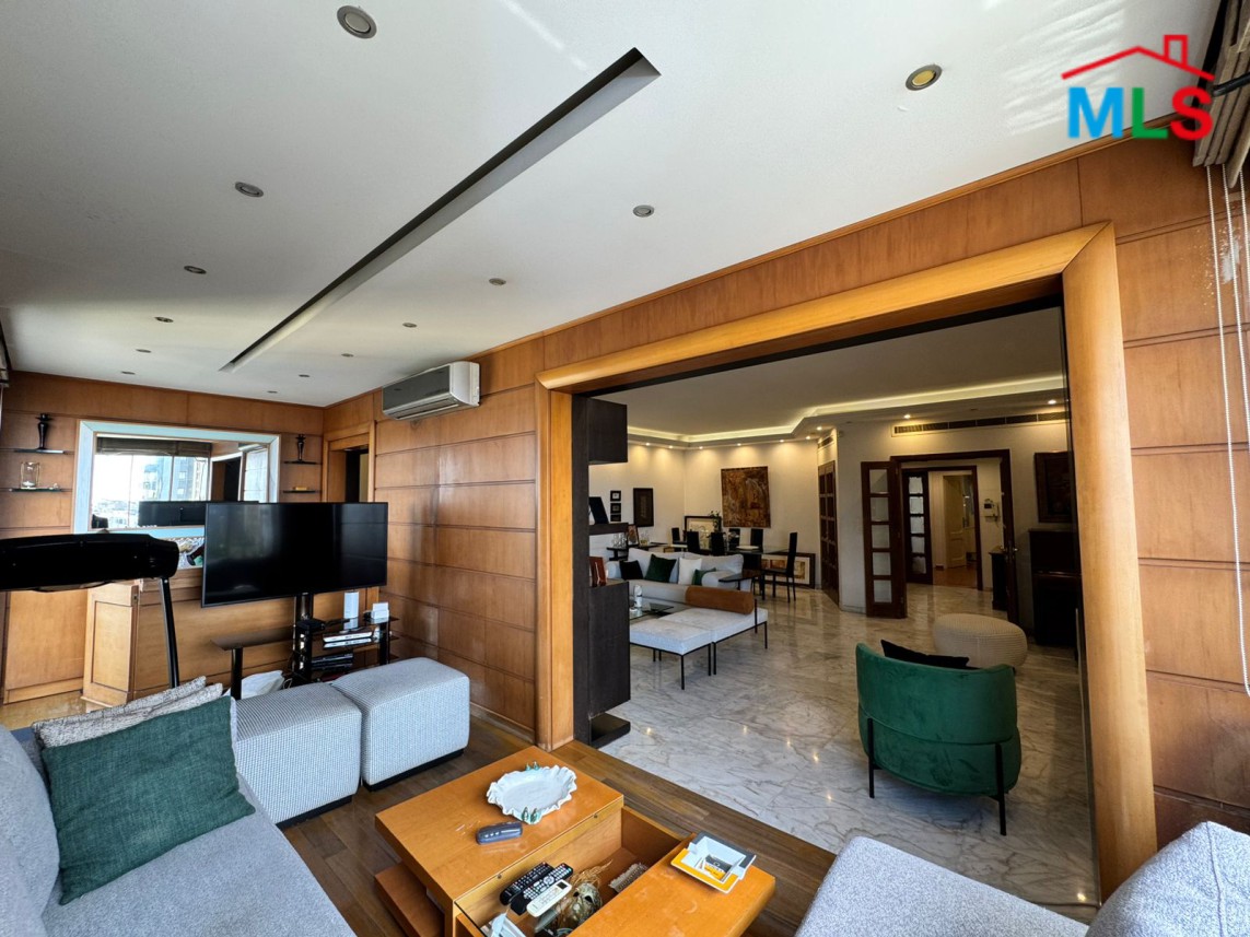 Spacious Apartment with Sea View For Sale in Caracas, Ras Beirut