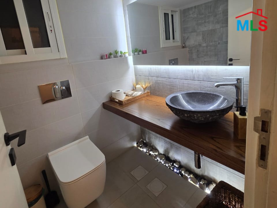 Fully Renovated Apartment For Sale in Ain Al Remmane