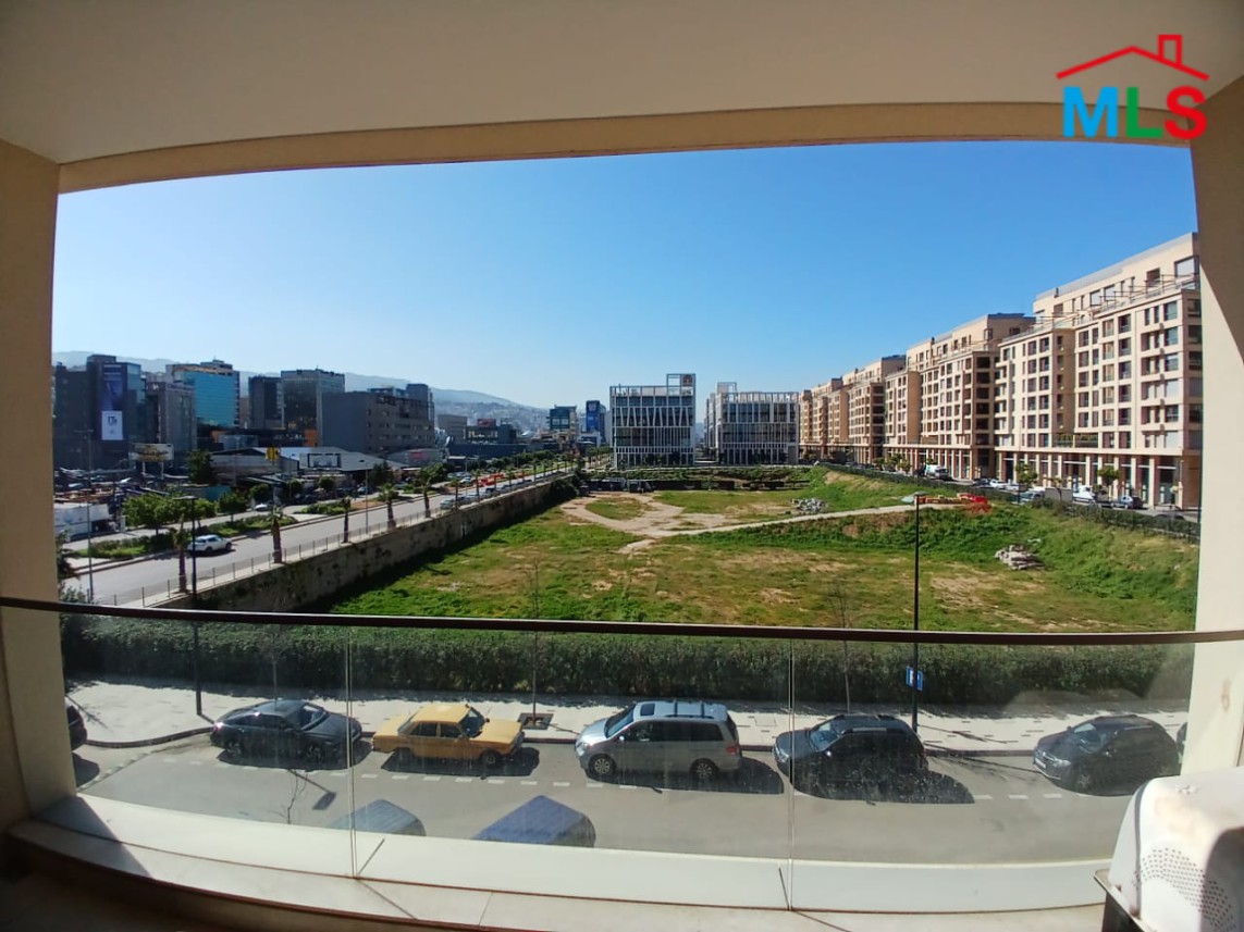 An Unfurnished Apartment For Sale in Waterfront, Dbayeh