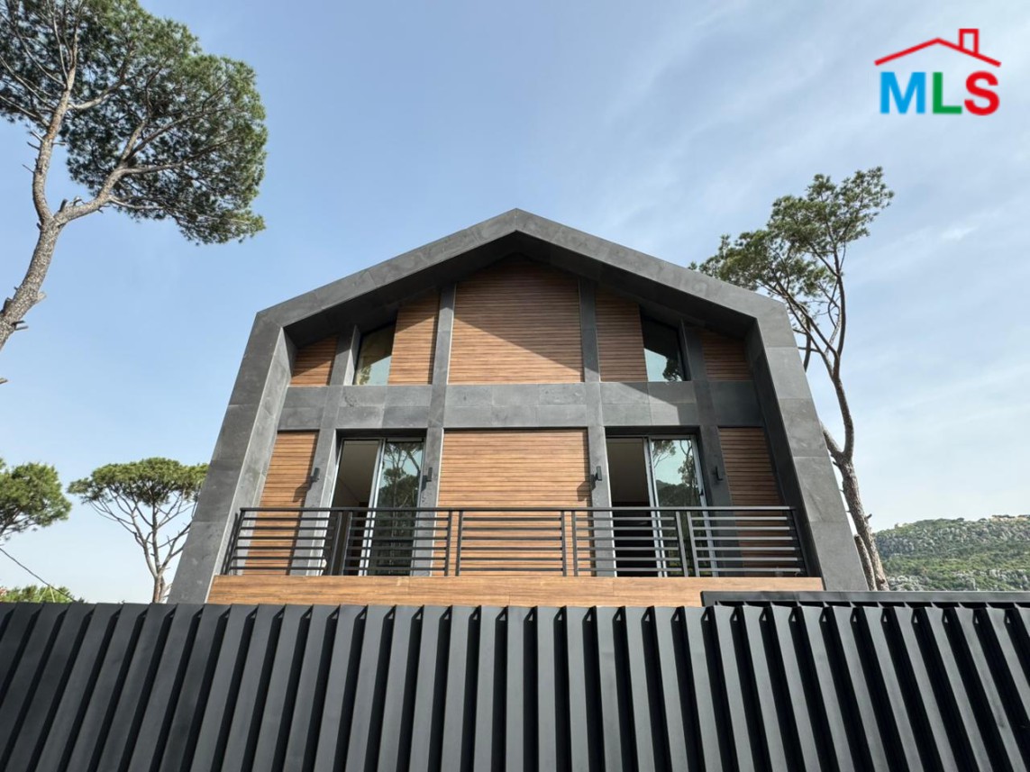 High-End & Modern Villa For Sale in Jiwar Baabdat