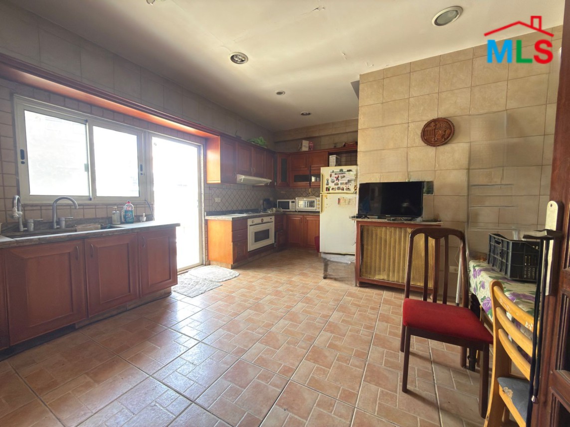 3-Bedroom Apartment For Sale in Achrafieh, Sioufi