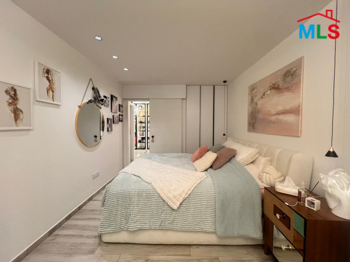 Exclusive! Beautifully Designed One Bedroom Apartment For Sale in Mansourieh