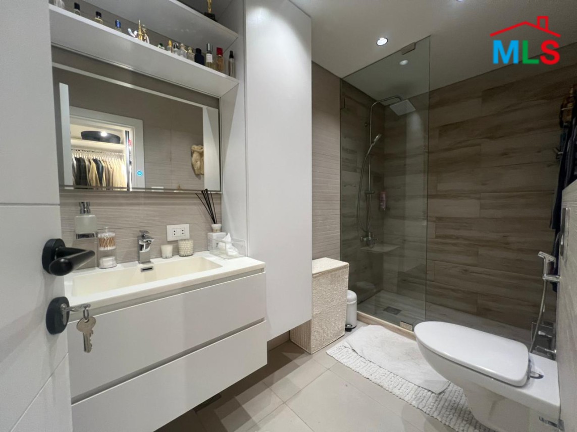 Exclusive! Beautifully Designed One Bedroom Apartment For Sale in Mansourieh