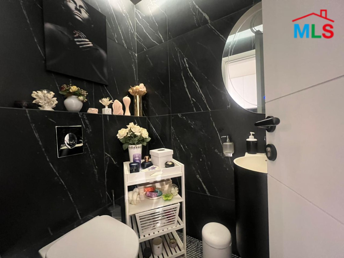 Exclusive! Beautifully Designed One Bedroom Apartment For Sale in Mansourieh