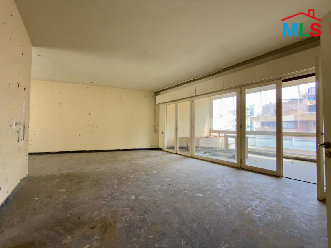Fix-it up! 3-Bedroom Apartment in Calm Street For Sale in Achrafieh, Sioufi