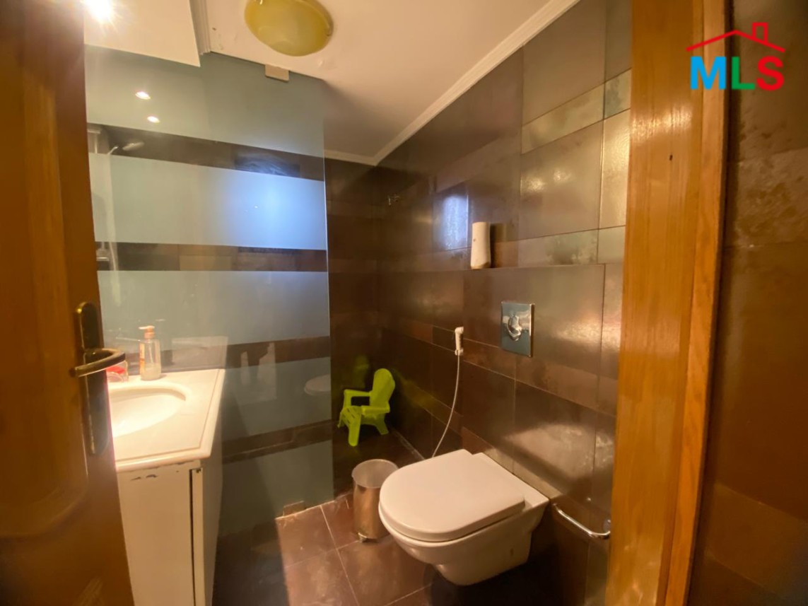 Unfurnished 4-Bedroom Apartment For Sale in Jnah, Beirut