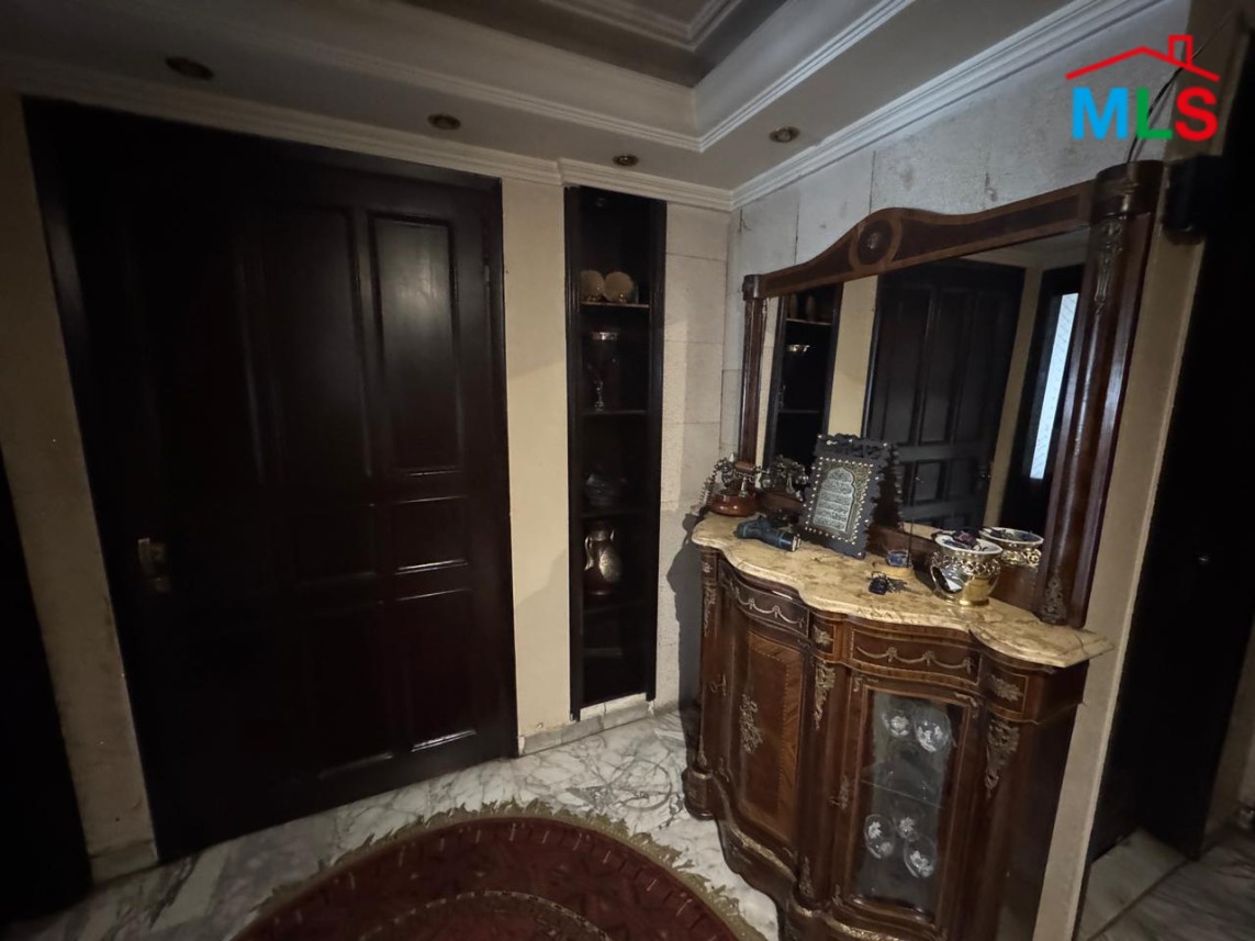 Cozy & Furnished Apartment For Sale in Ras El Nabeh, Beirut