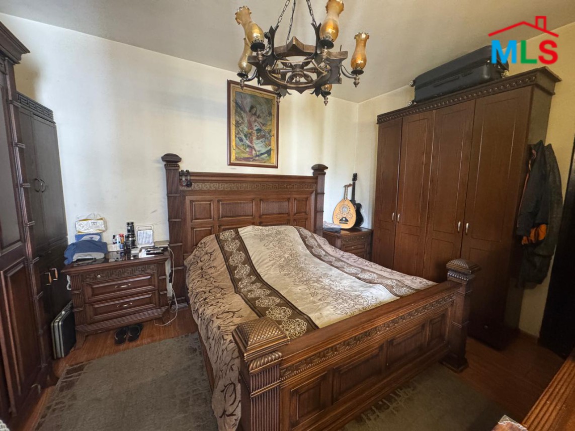 Cozy & Furnished Apartment For Sale in Ras El Nabeh, Beirut