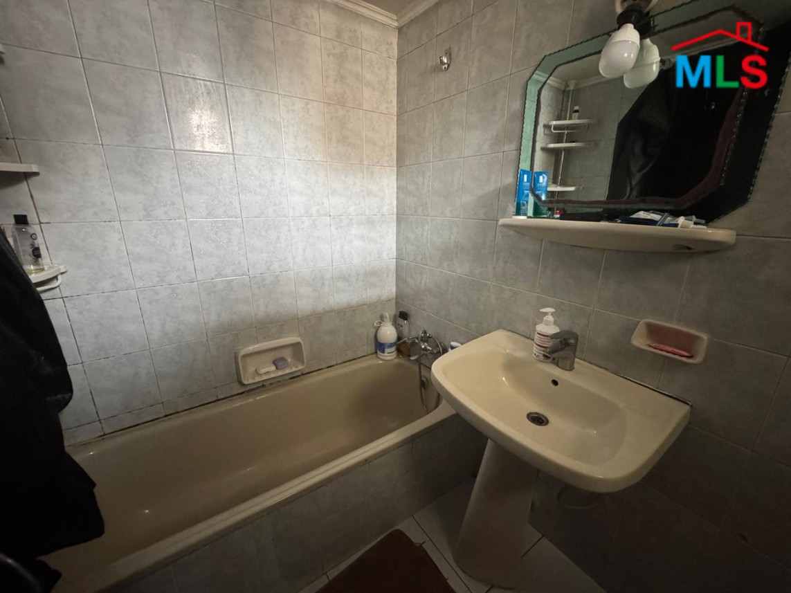 Cozy & Furnished Apartment For Sale in Ras El Nabeh, Beirut