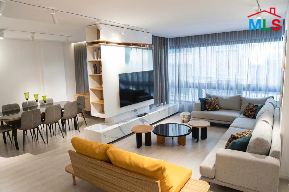 Renovated 2-Bedroom Apartment For Sale in Achrafieh, Sioufi