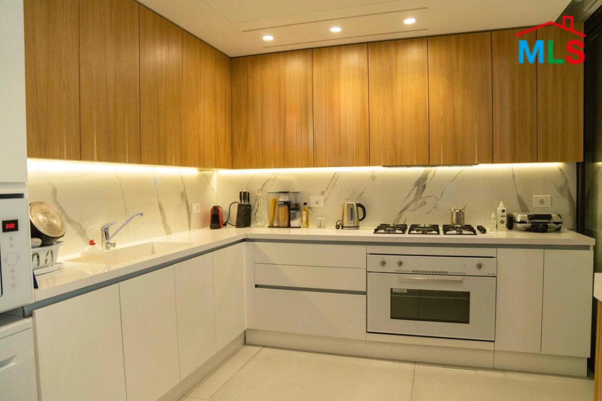 Renovated 2-Bedroom Apartment For Sale in Achrafieh, Sioufi