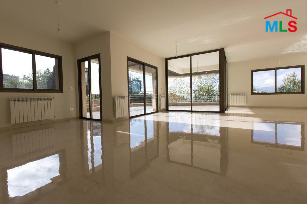 Luxurious Apartment with Terrace & Garden For Sale in Khenchara