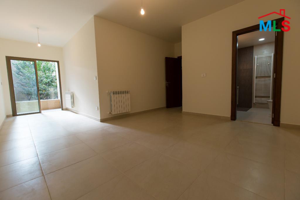 Luxurious Apartment with Terrace & Garden For Sale in Khenchara