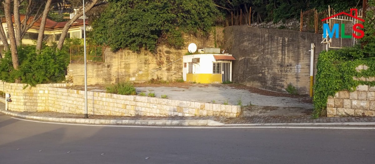 Land with Kiosk For Sale in Prime Location Kornet Chehwan