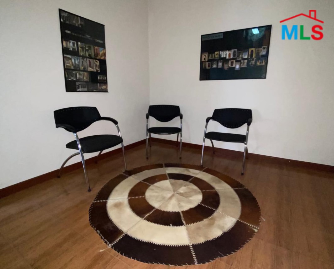 A 65 SQM Office For Sale in Jdeideh