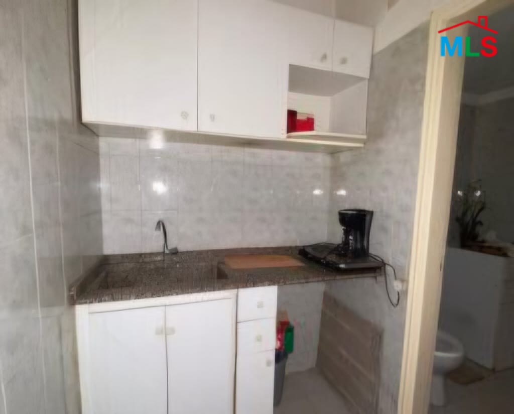 A 65 SQM Office For Sale in Jdeideh