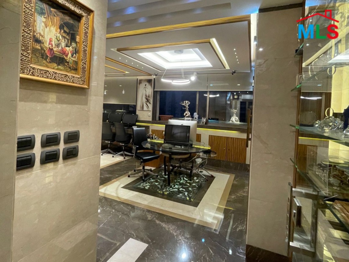 Elegant Office with Private Suite/Apartment For Sale in Jnah, Beirut