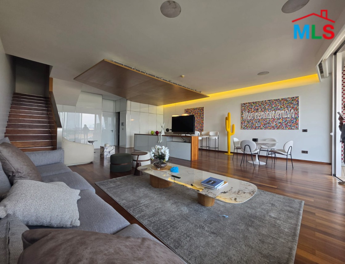 Luxurious Furnished Duplex For Sale in Yacht Club, Down Town