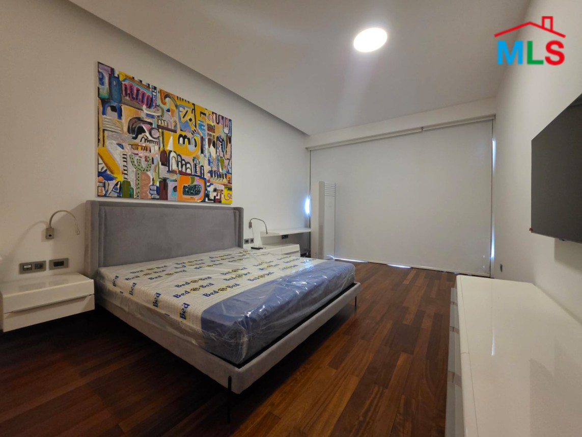 Luxurious Furnished Duplex For Sale in Yacht Club, Down Town