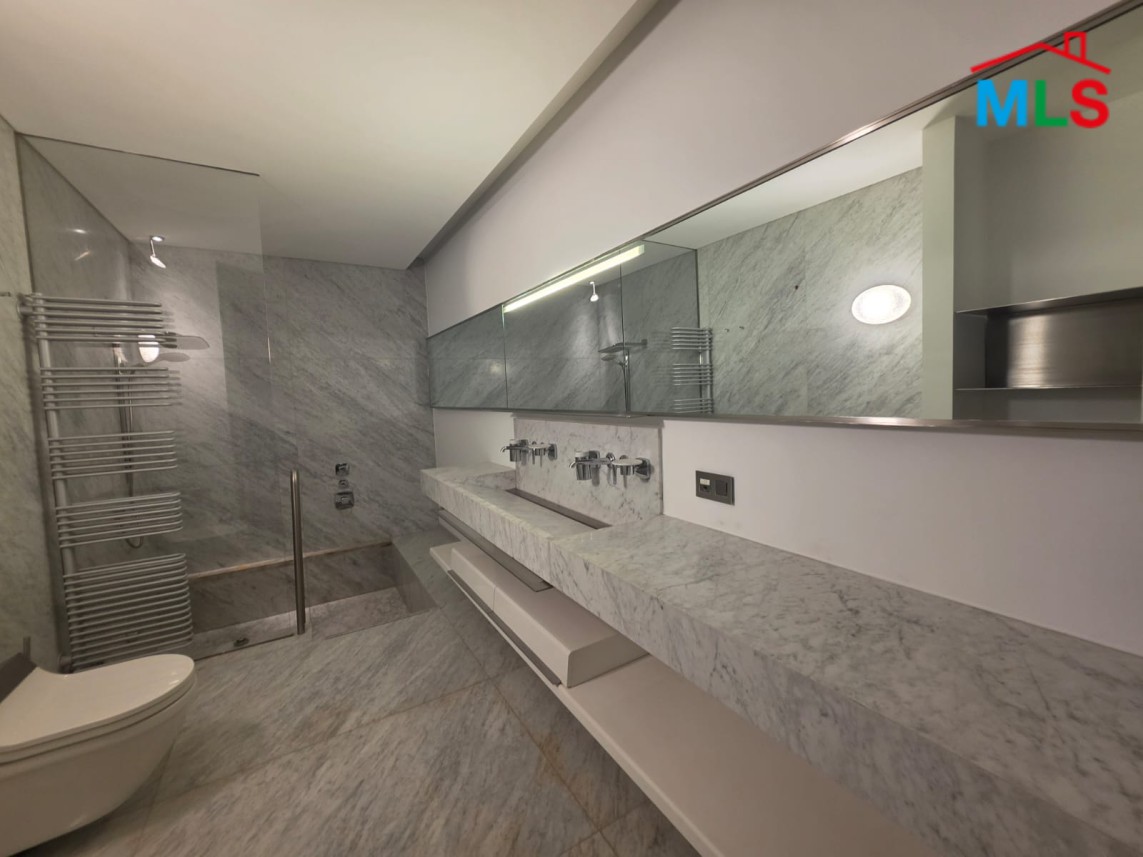 Luxurious Furnished Duplex For Sale in Yacht Club, Down Town