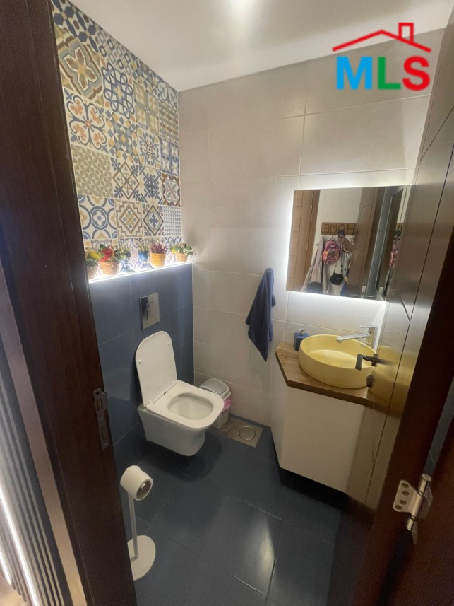 Fully furnished Apartment 2-Bedroom For Sale in Kornet Chehwan