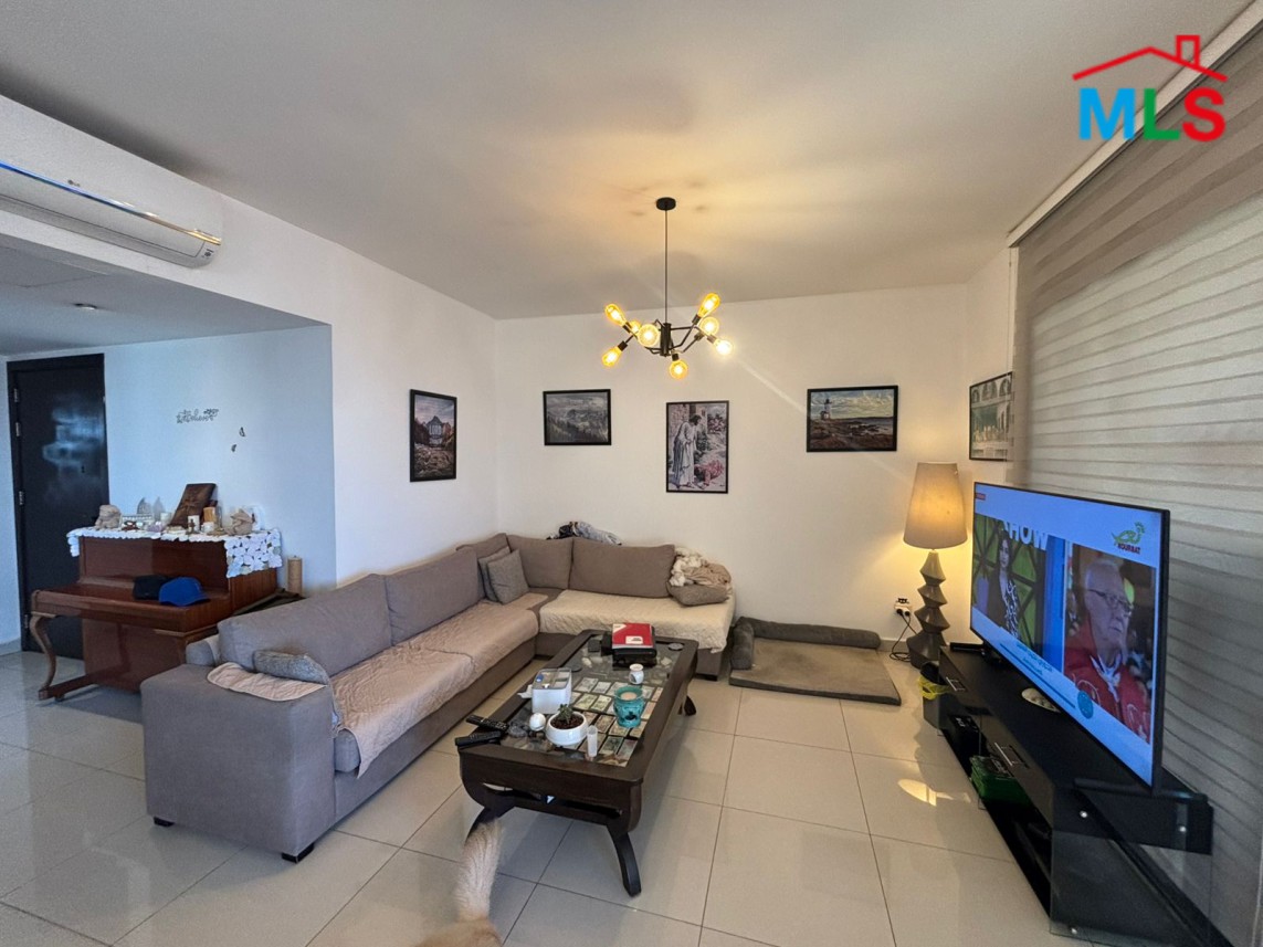 An Unfurnished Apartment For Sale in Jdeideh