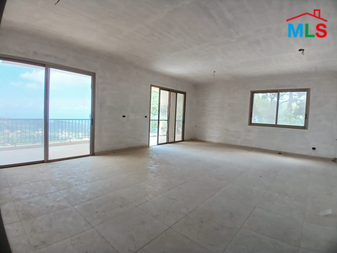 3-Bedrooms Apartment in Calm Area For Sale in Beit Chabeb