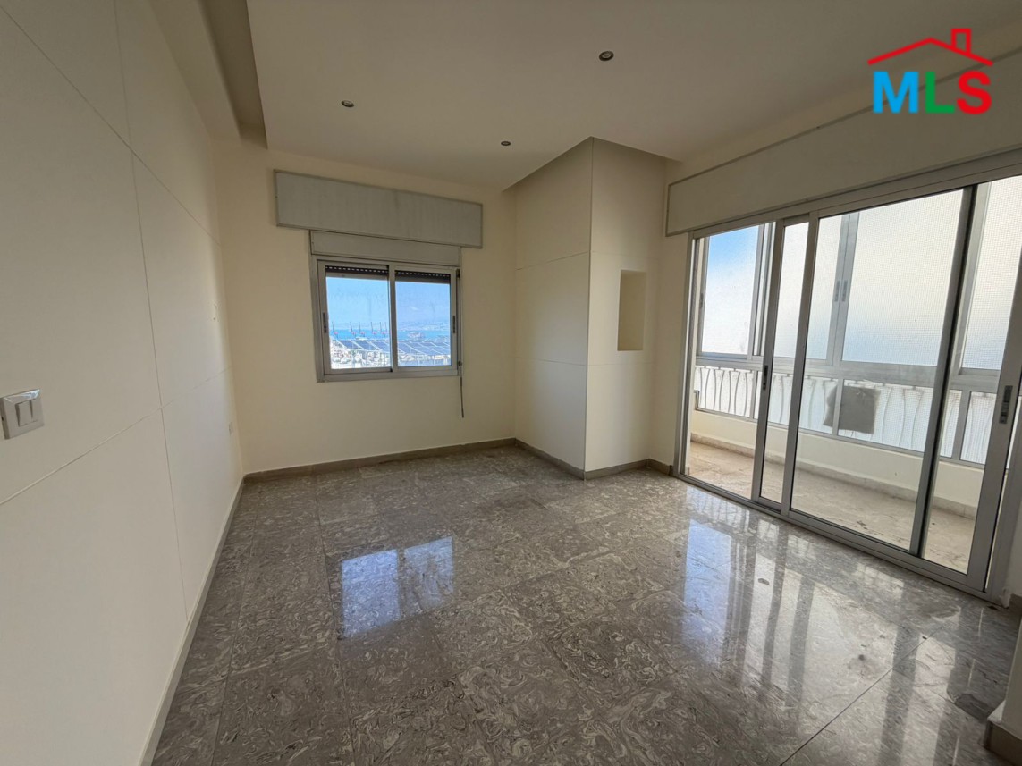 Beautifully Renovated Apartment For Sale in Achrafieh, Sioufi