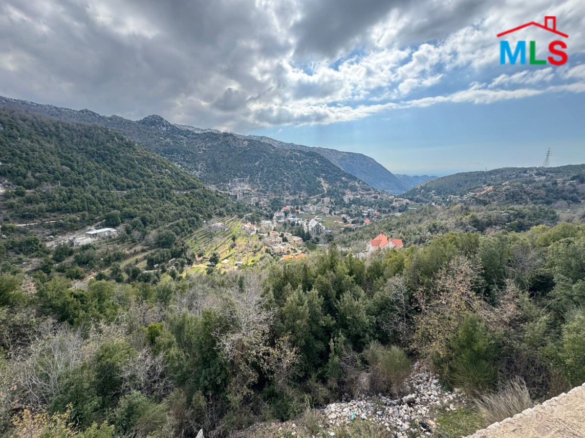 A 900 SQM Land With Permit For Sale in Chahtoul