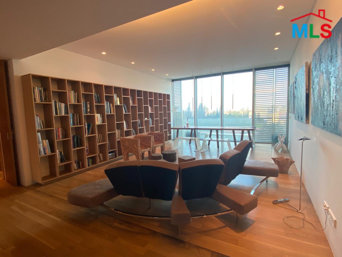 High-End Apartment with Sea & City View For Sale in Down Town