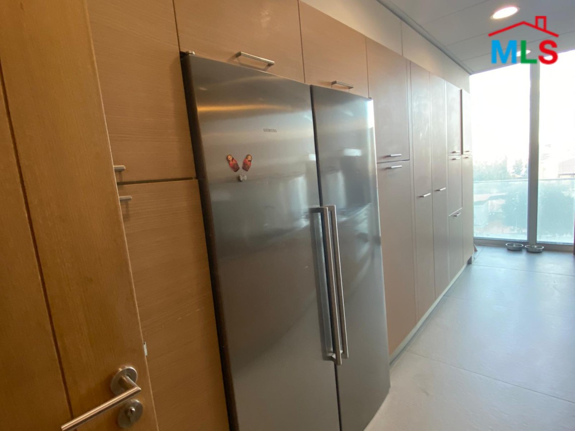 High-End Apartment with Sea & City View For Sale in Down Town