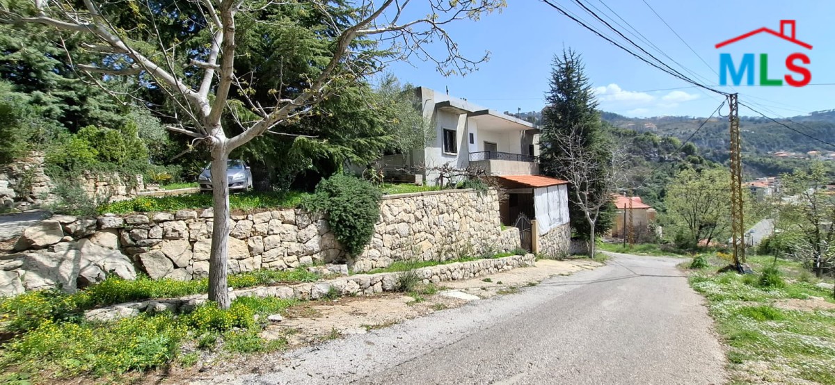 A 1,150 SQM Land With Old House For Sale in Ain kharoube, Bikfaya
