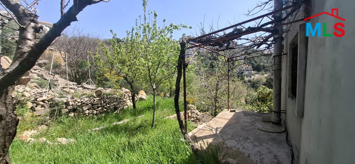A 1,150 SQM Land With Old House For Sale in Ain kharoube, Bikfaya