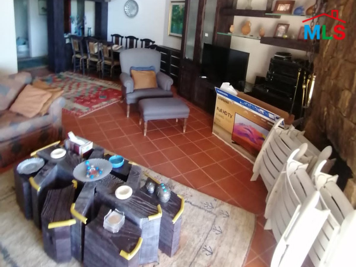 Beautiful 3-Bedrooms Chalet For Sale in Tilal Kfarzebian