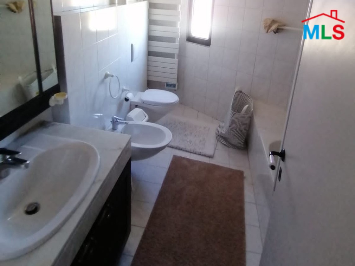 Beautiful 3-Bedrooms Chalet For Sale in Tilal Kfarzebian