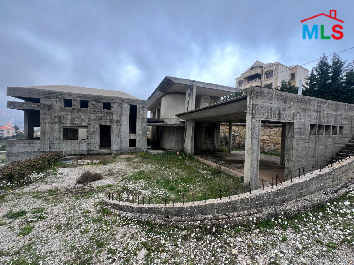 An Under-Construction Villa For Sale in Ain El Jdide, Aley