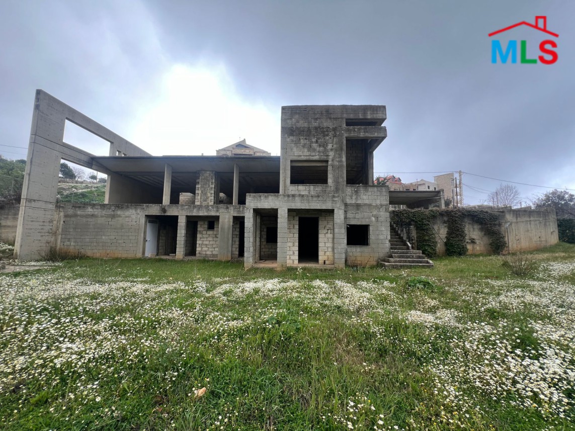 An Under-Construction Villa For Sale in Ain El Jdide, Aley