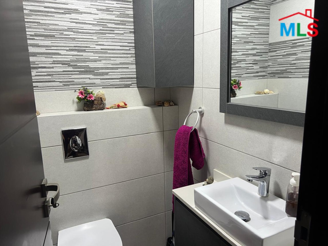 Decorated Apartment For Sale in Ain El Remmaneh