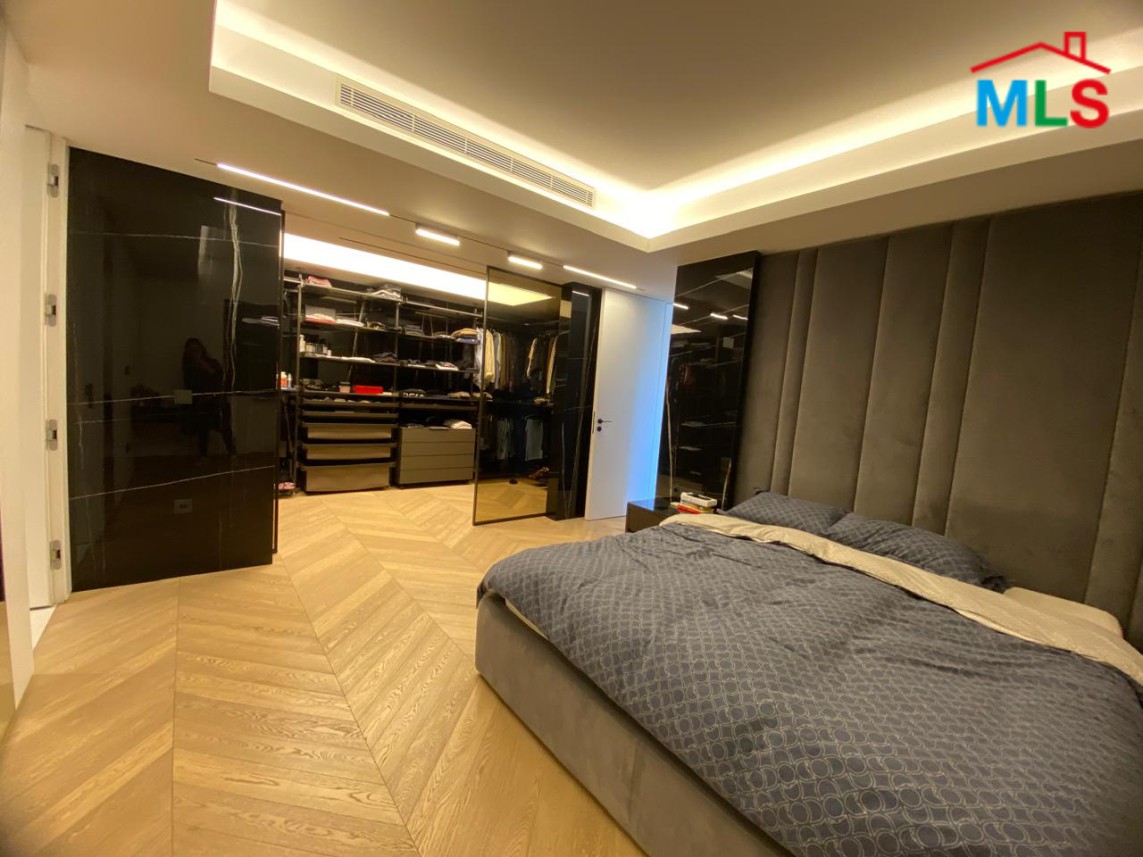 4 Bedroom Apartment With Open City View For Sale in Jnah, Gabriel El Murr Street
