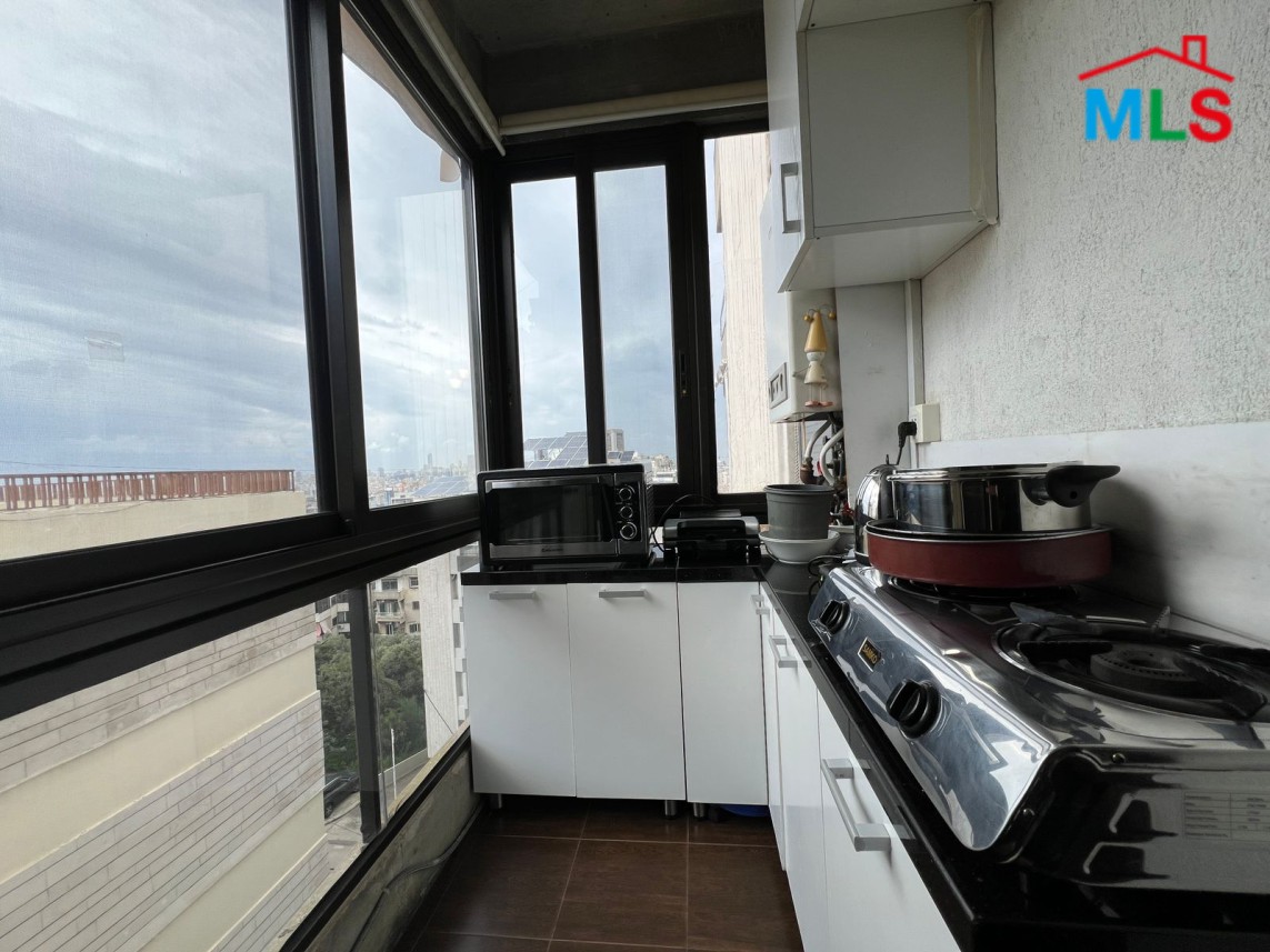 Beautiful Apartment with City View For Sale in Hazmieh, Mar Takla