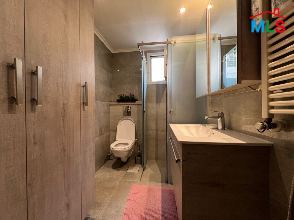 Beautiful Apartment with City View For Sale in Hazmieh, Mar Takla