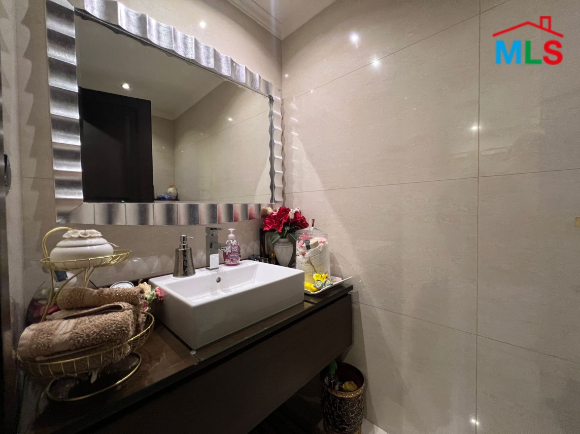 Beautiful Apartment with City View For Sale in Hazmieh, Mar Takla