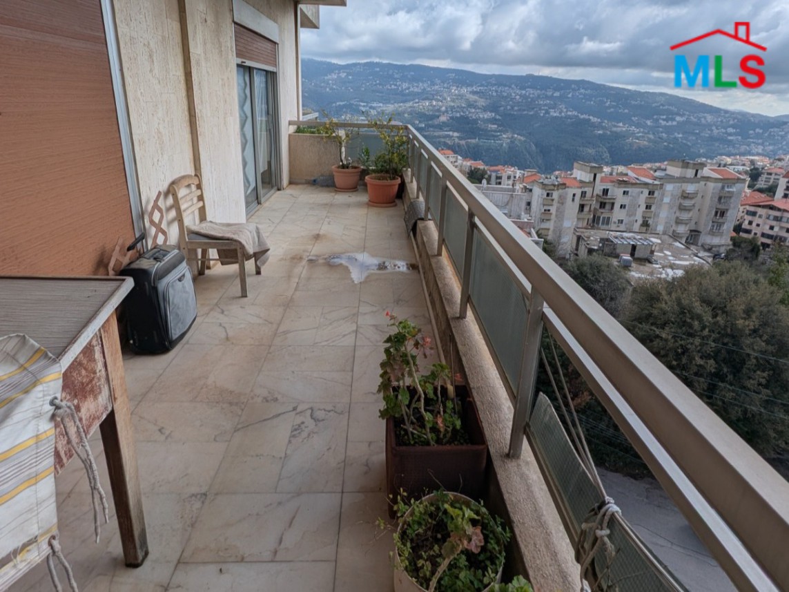 Bright Apartment with Panoramic Mountain View For Sale in Ajaltoun