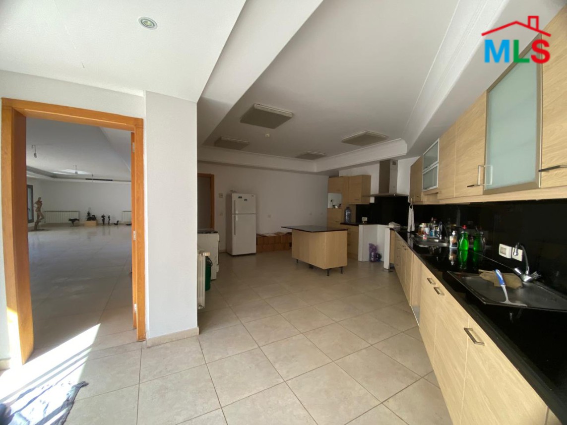 Amazing Apartment Mountain & Sea View For Sale in Ain El Mreisseh, Ras Beirut