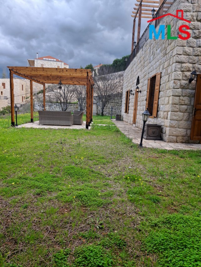 Traditional Lebanese House For Sale in Smar Jbeil, Batroun