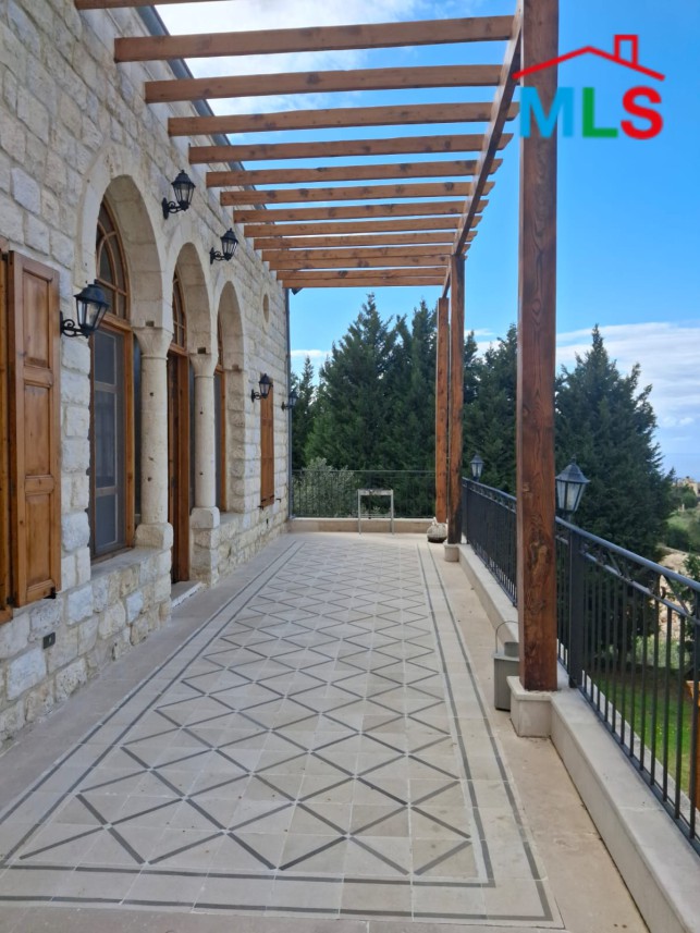 Traditional Lebanese House For Sale in Smar Jbeil, Batroun