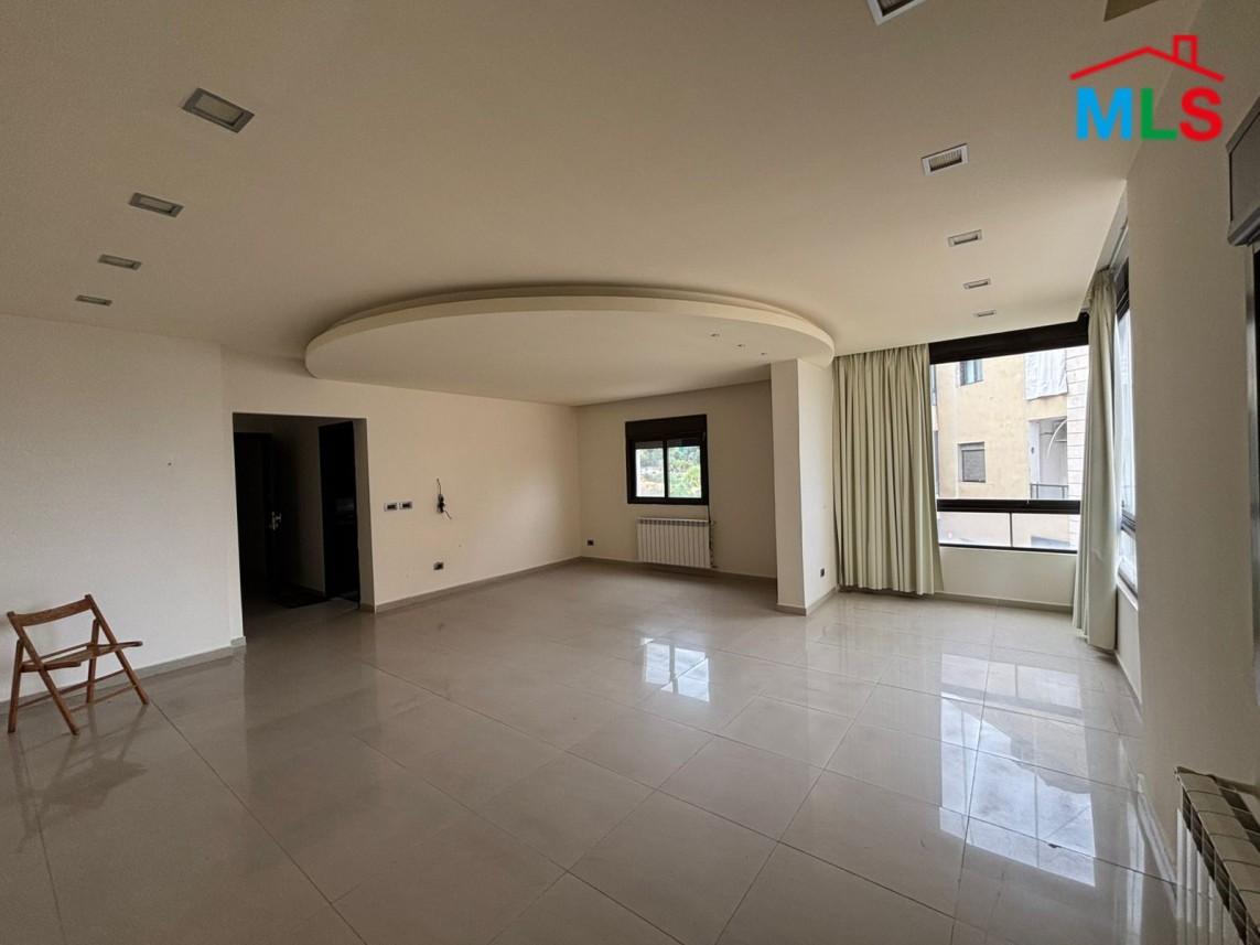 Spacious Apartment For Sale in Aoukar Bellevue