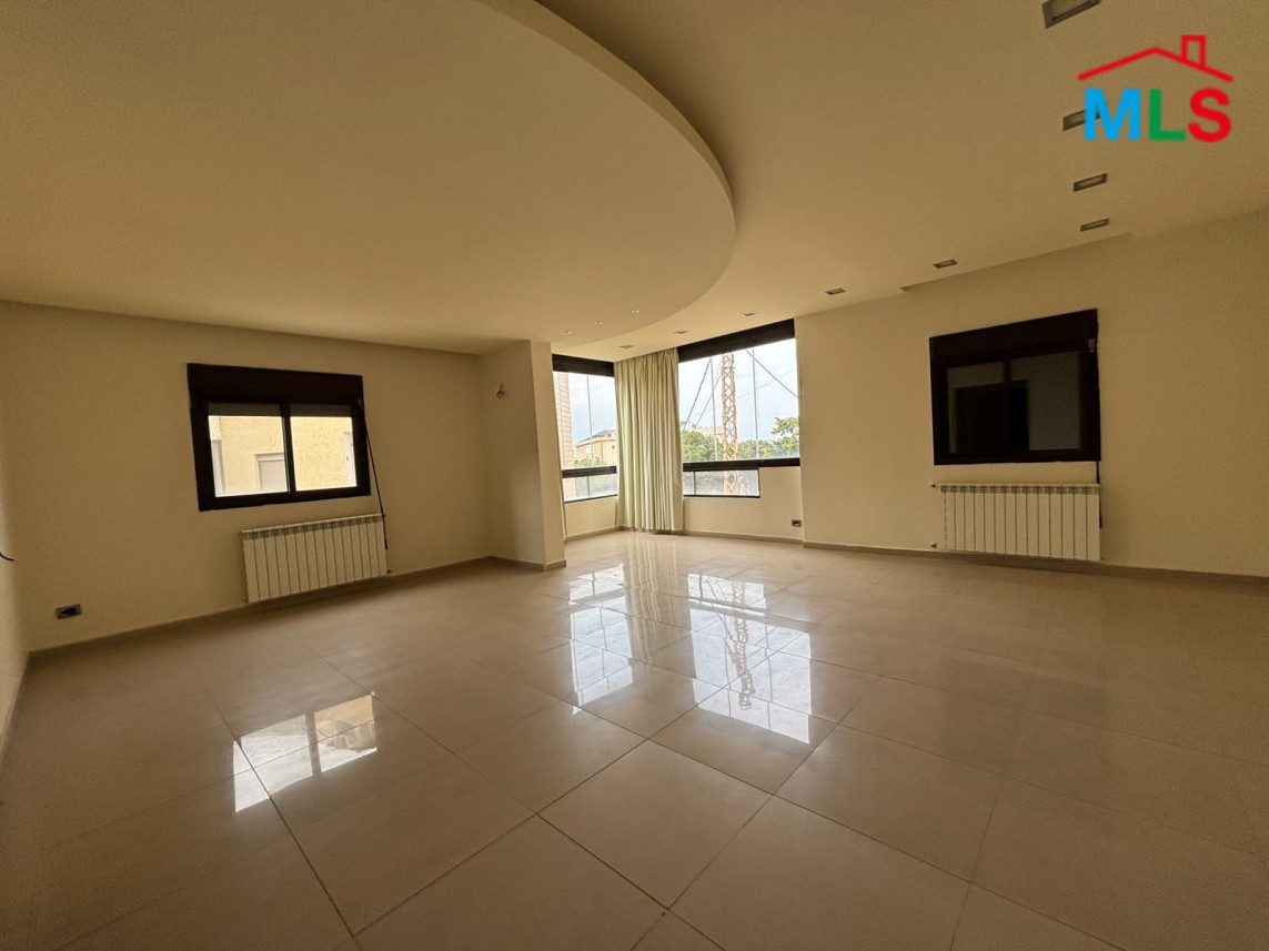 Spacious Apartment For Sale in Aoukar Bellevue