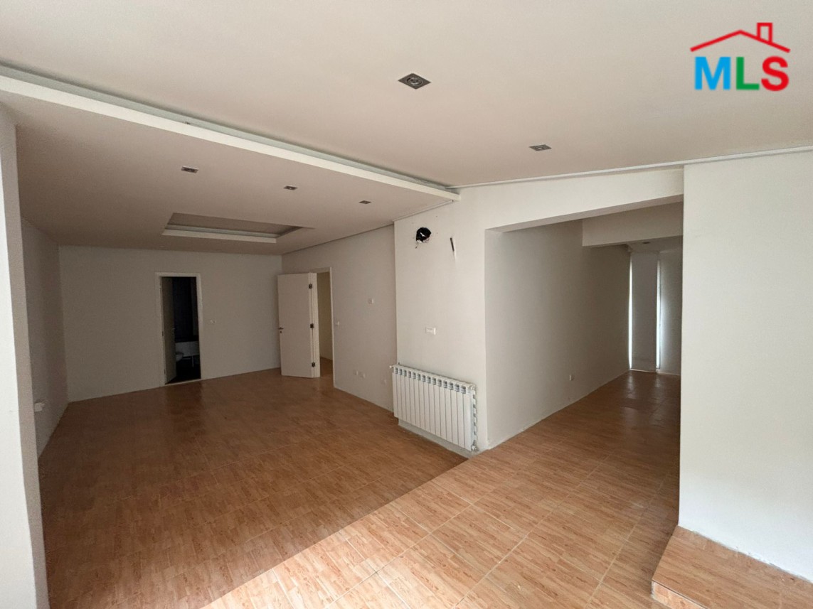 Spacious Apartment For Sale in Aoukar Bellevue